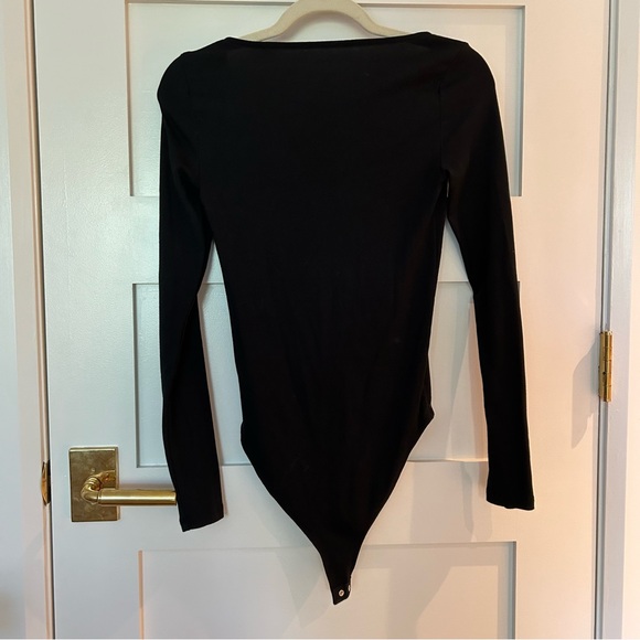 GAP black heart shaped neckline bodysuit - Picture 3 of 3